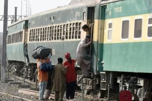 Pakistan: Unidentified attackers blow up railway track in Balochistan