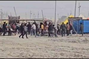Clashes Erupt at Magh Mela as Vendors Square Off with Batons Near Sangam