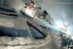 Midnight Avalanche Rattles Sonamarg: Walls of Snow Engulf Resorts Amid High-Danger Alert