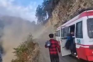 Miraculous Escape for 30 Passengers as Vigilant Driver Averts Landslide Disaster in Mandi