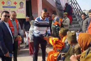 Shravasti District Magistrate Ushers in New Year with Compassionate Outreach to Senior Citizens