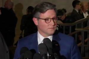 Speaker Johnson Defends U.S. Military Action in Venezuela as 'Decisive and Justified'