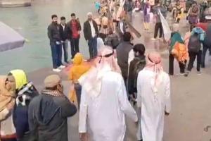 Viral Sighting of Individuals in Sheikh Attire at Har Ki Pauri Sparks Row Over Entry Norms