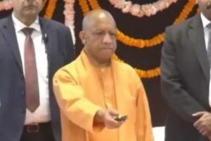 UP CM transfers Rs 2,000 crore into bank accounts of 2 lakh beneficiaries under PMAY (U)
