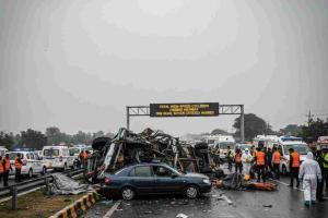 Fatal High-Speed Collision on Hardoi Highway Leaves One Dead, Seven Critically Injured