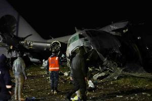 Tragedy in El Alto: Military Cargo Plane Crash Kills At Least 20 as Cash Scavengers Swarm Debris