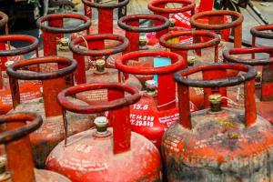 Energy Anxiety: Panic Booking Cripples LPG Supply Chain as West Asia Conflict Rattles Consumers