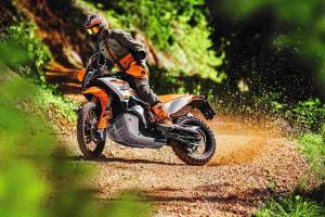 KTM Bolsters Global Ownership Experience with Standard Four-Year Premium Warranty for Street Range