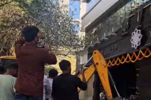 PMC Bulldozers Target Viman Nagar Landmarks as City Intensifies Anti-Encroachment Drive