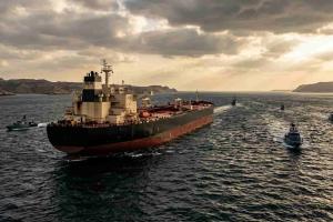  Indian Tankers Targeted by Iranian Gunboats Amid Strait of Hormuz Turmoil