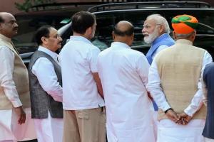 Prime Minister Modi and Rahul Gandhi Share Rare Cordial Exchange During Mahatma Phule Homage