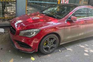 Speeding Mercedes Rams Marine Drive Checkpoint, Injures Two Police Officers; Accused Arrested After Manhunt