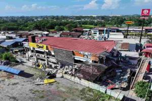 Philippines Earthquake Death Toll Rises to 41 as Hospitals Collapse, Thousands Displaced and Rescue Efforts Intensify