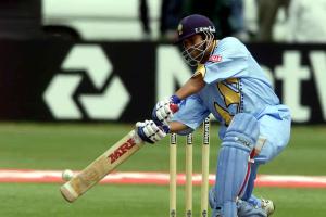 Sachin Tendulkar Turns Aircraft Aisle into Cricket Pitch in Mid-Air Batting Moment