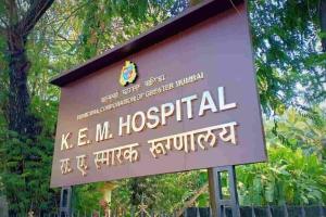 Midnight Inspection at Mumbai's KEM Hospital Uncovers Alleged Delays in Emergency Care, Sparks Demand for High-Level Inquiry
