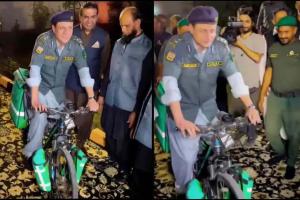 Karachi Bicycle Ambulance Sparks Online Debate Over Innovation and Urban Emergency Response