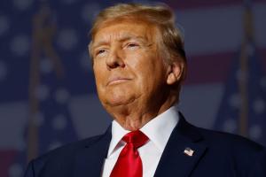 Trump Extends $100,000 H-1B Visa Fee Order for Another Year