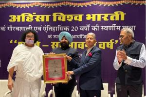Park Hospital Chairman Dr Ajit Gupta Receives Lifetime Achievement Award for Healthcare Contributions