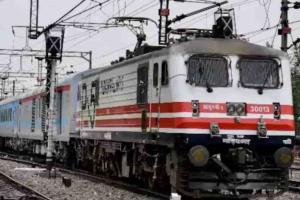 Supreme Court Orders Railway to Extend Travel Insurance to Counter Tickets From October 27