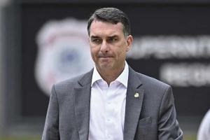 Flavio Bolsonaro Flees to Miami After Election Defeat, Claims Vote Was Stolen