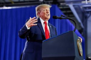 Trump Body-Shames Journalist After Health Question, Cancels Kansas and Iowa Rallies