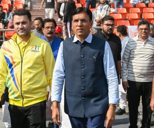 Fit India Sundays on Cycle in Varanasi to celebrate India hosting Commonwealth Games 2030