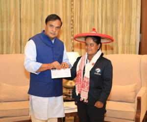 Assam CM Himanta Biswa Sarma awards Rs 10 lakh, promises govt job to India’s blind cricket trailblazer Simu Das