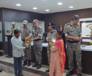 11 Maoists with combined bounty of Rs 82 lakh surrender in Maharashtra's Gadchiroli (Ld)