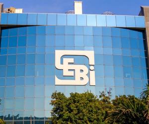 SEBI to examine challenges preventing electronic gold receipt acceptance: Chairman