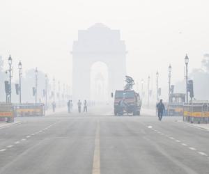 Smog blankets Delhi as city records AQI of 391