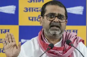 Avadh Ojha quits politics months after Patparganj poll loss, AAP leader Somnath Bharti reacts sharply