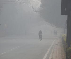 Delhi shivers as IMD warns of cold wave, AQI remains poor