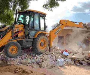 Hardoi Administration Reclaims Public Land in Major Anti-Encroachment Drive