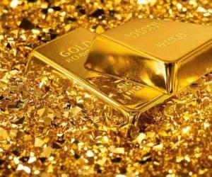 Delhi Gold Market Sees Sharp Correction as 24-Carat Prices Plummet by Over ₹32,000 per 100 Grams